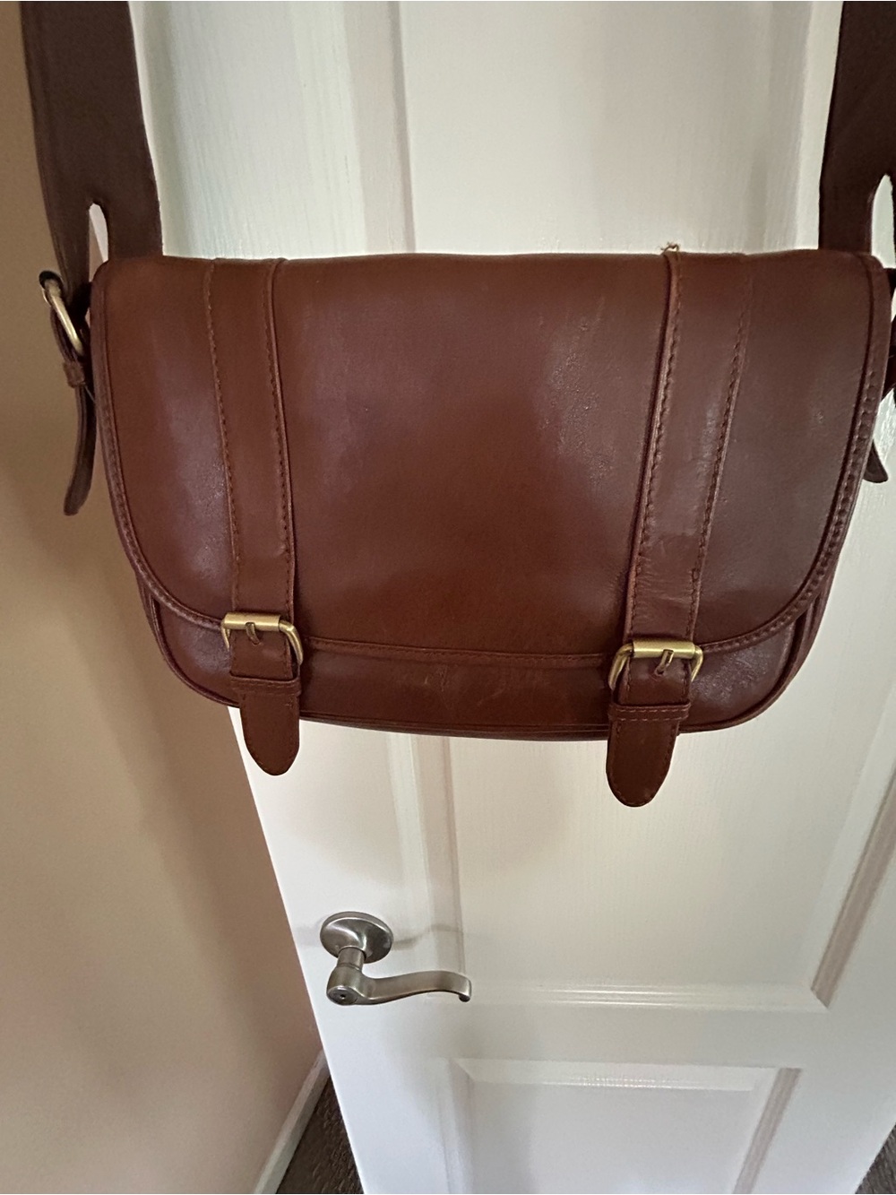Hinge Brown Leather Messenger Bag
